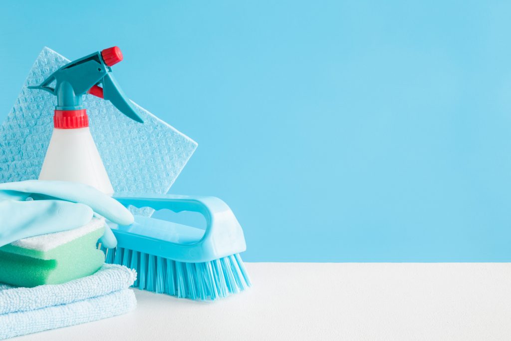10 passos simples para fazer a limpeza da caixa d’água